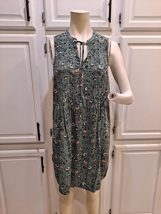 Old Navy Dresses & Skirts - Old Navy Olive Green White Black Floral Mini Dress Boho Pleated Sleeveless